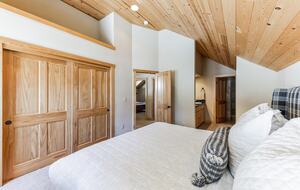 River Run Family Retreat Near Palisades Tahoe - Alpine Meadows, California