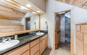 River Run Family Retreat Near Palisades Tahoe - Alpine Meadows, California
