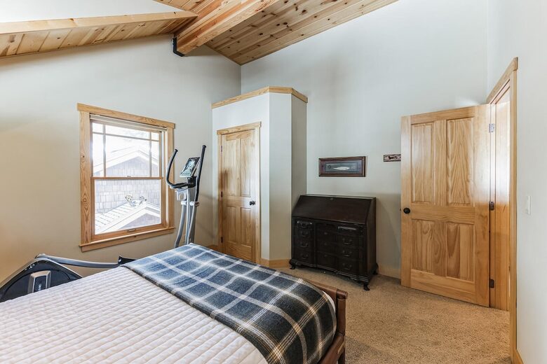 River Run Family Retreat Near Palisades Tahoe - Alpine Meadows, California
