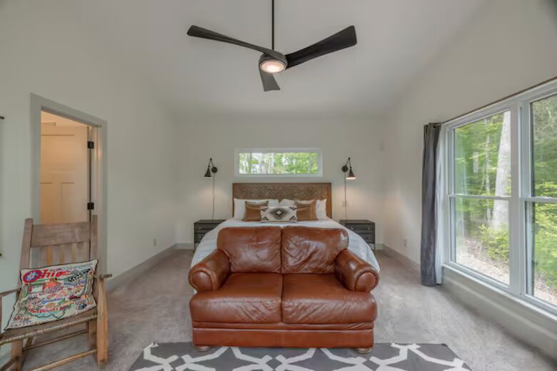 The Curated Treehouse | Private Hot Tub with Trail & Resort Access - Innsbrook, Missouri