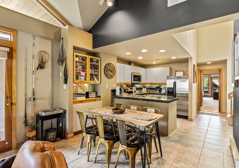 Spacious Trappeur’s Lodge Retreat Near Steamboat Base Area - Steamboat Springs, Colorado