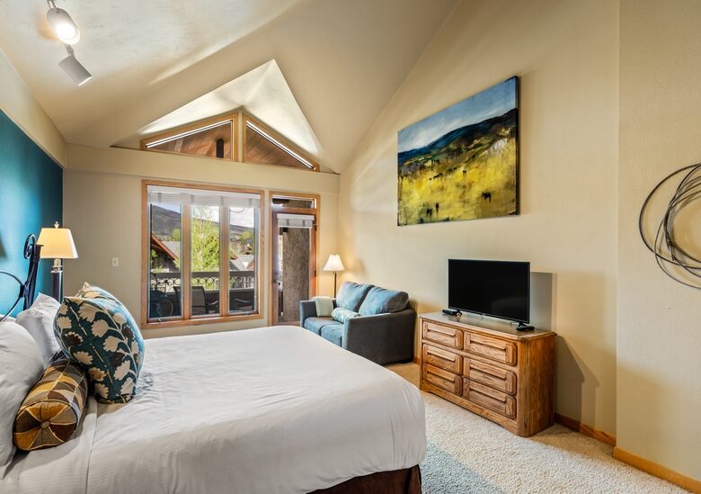 Spacious Trappeur’s Lodge Retreat Near Steamboat Base Area - Steamboat Springs, Colorado