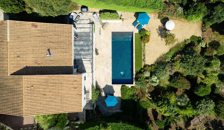 Sea-View Villa Above the Gulf of Saint-Tropez - Les Issambres, France