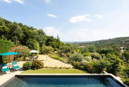 Sea-View Villa Above the Gulf of Saint-Tropez - Les Issambres, France