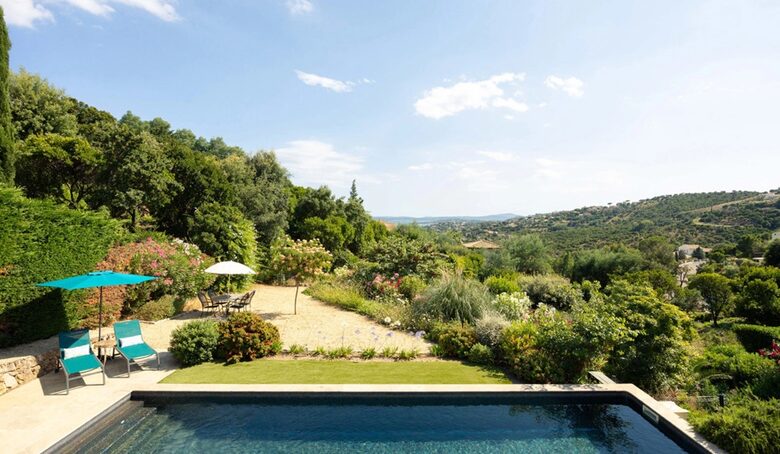 Sea-View Villa Above the Gulf of Saint-Tropez - Les Issambres, France