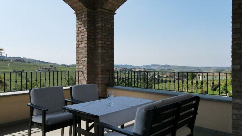 Piedmont Countryside Villa with Pool - Calosso, Italy