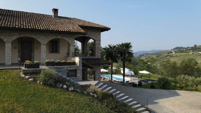 Piedmont Countryside Villa with Pool - Calosso, Italy