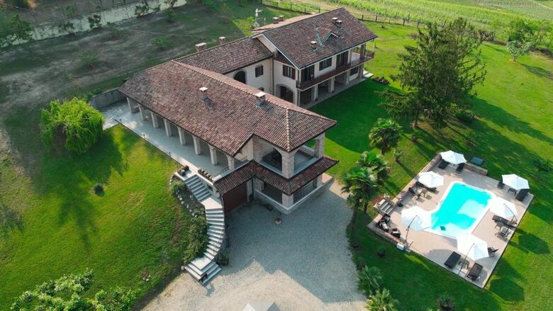 Piedmont Countryside Villa with Pool - Calosso, Italy