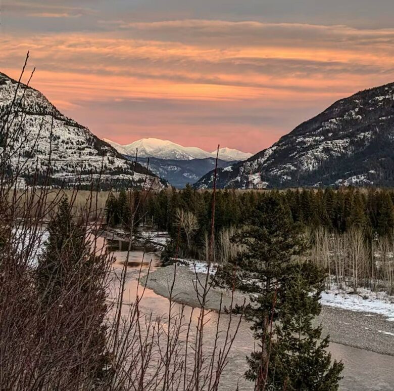 Glacier Area Retreat with River & Mountain Views - Columbia Falls, Montana