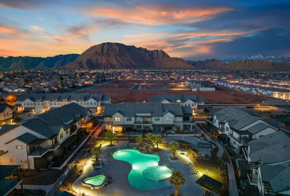 Snow Canyon Retreat with Private Pool and Resort Amenities - Santa Clara, Utah