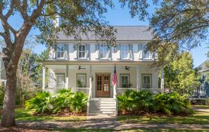 Coastal Luxury Home in Charleston in the Heart of Daniel Island - Daniel Island, South Carolina