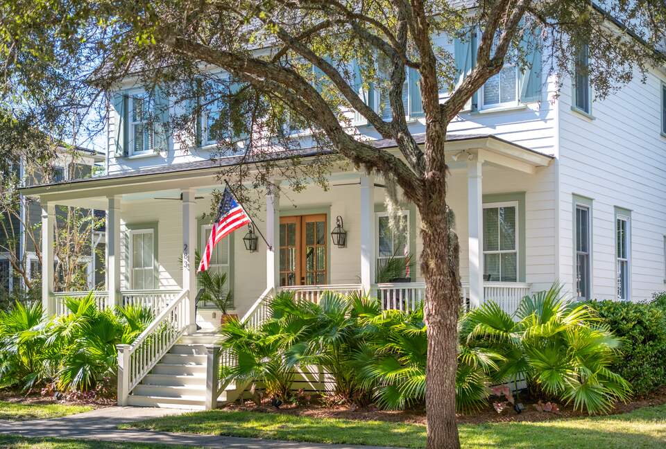 Coastal Luxury Home in the Heart of Daniel Island - Daniel Island, South Carolina