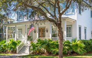 Coastal Luxury Home in Charleston in the Heart of Daniel Island - Daniel Island, South Carolina