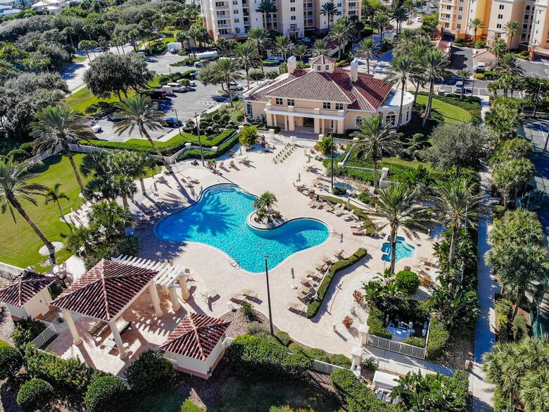 Luxurious 4 bedroom condo at Minorca - New Smyrna Beach, Florida