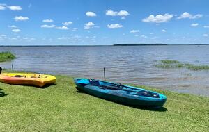 Modern Lakefront Escape Near Dallas with Endless Views - Kemp, Texas
