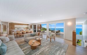 Luxury Coastal Retreat Overlooking Killcare Beach - Killcare Heights, Australia