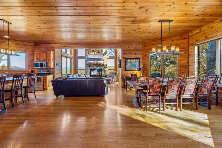A Private Mountain Home Designed Around Views, Space, and Shared Time - Morganton, Georgia