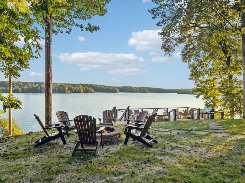 A Luxe Lakefront Escape Above Tim’s Ford - Winchester, Tennessee