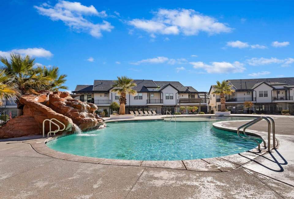 Snow Canyon Retreat with Private Pool and Resort Amenities - Santa Clara, Utah