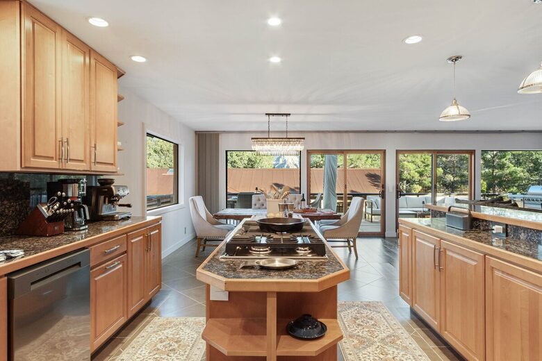 Red Rock Wellness Retreat with Private Guest House - Sedona, Arizona