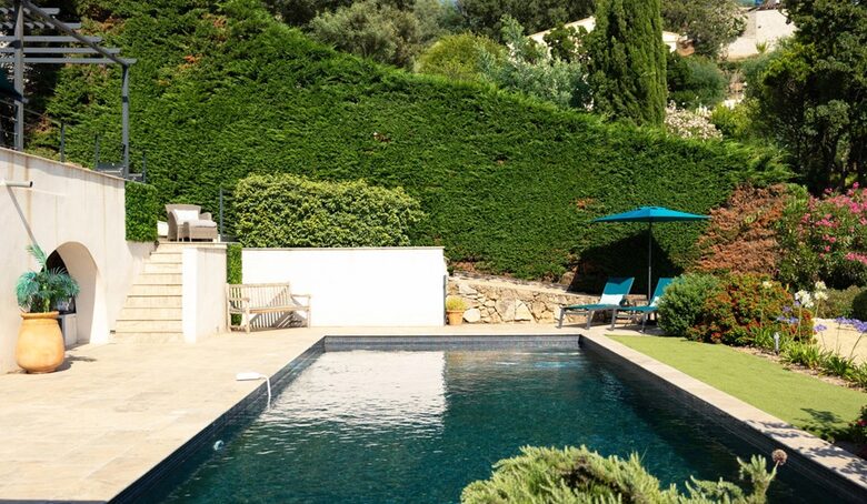 Sea-View Villa Above the Gulf of Saint-Tropez - Les Issambres, France