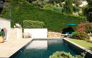 Sea-View Villa Above the Gulf of Saint-Tropez - Les Issambres, France