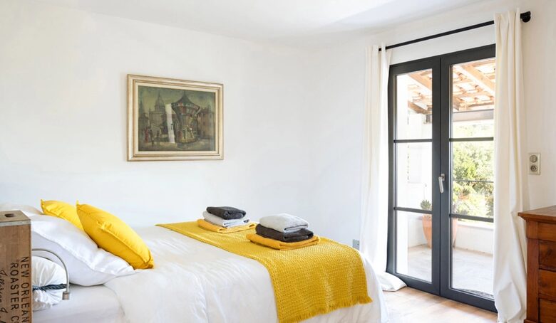 Sea-View Villa Above the Gulf of Saint-Tropez - Les Issambres, France