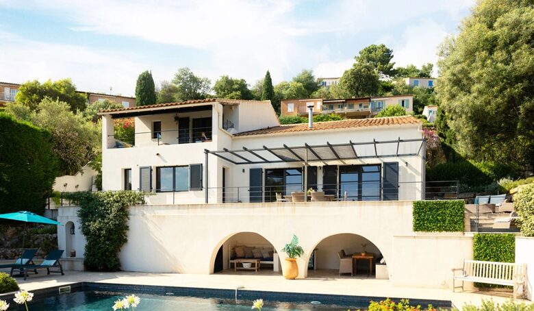 Sea-View Villa Above the Gulf of Saint-Tropez - Les Issambres, France