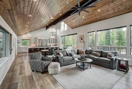 Slope-Side Breckenridge Designer Escape - Breckenridge, Colorado