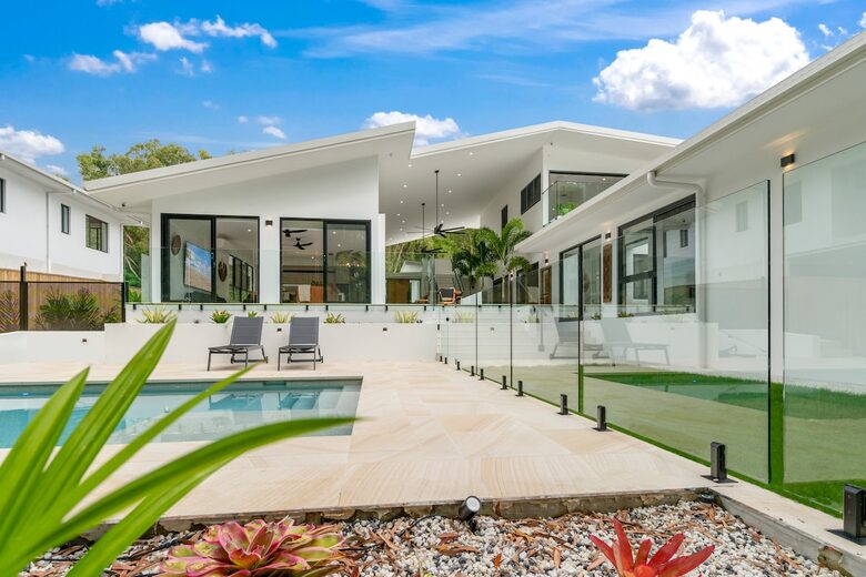 A Private Rainforest Hideaway Steps from Palm Cove Beach - Palm Cove, Australia