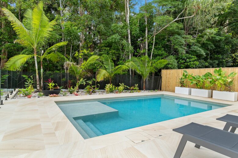 A Private Rainforest Hideaway Steps from Palm Cove Beach - Palm Cove, Australia