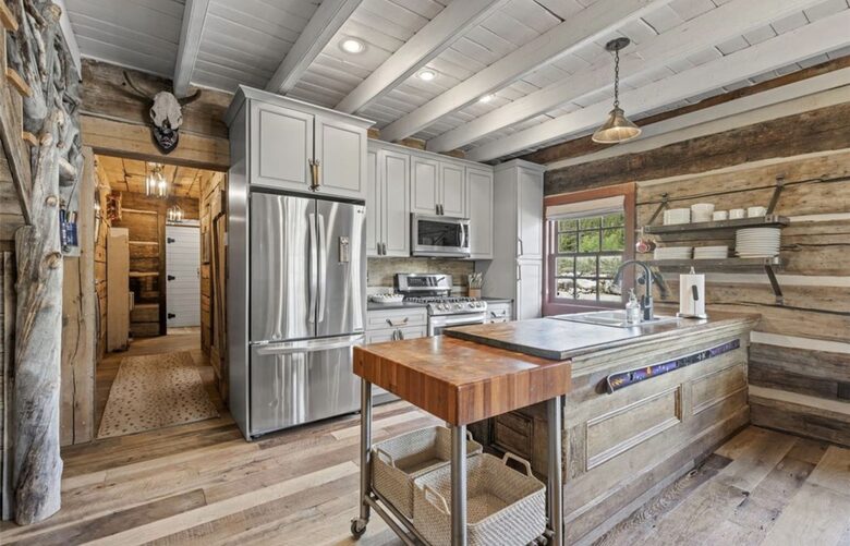 Historic Riverside Mountain Cabin on Five Private Alpine Acres - Alma, Colorado