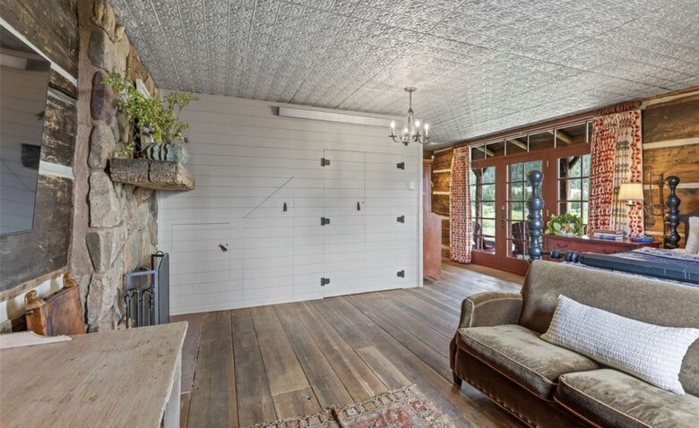 Historic Riverside Mountain Cabin on Five Private Alpine Acres - Alma, Colorado