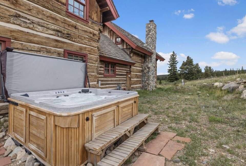 Historic Riverside Mountain Cabin on Five Private Alpine Acres - Alma, Colorado