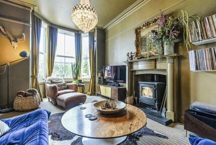 A Sophisticated Six-Bedroom Home near Walmer Beach - Deal, United Kingdom