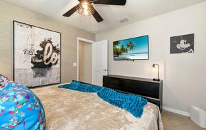 Ultimate Windsor Island Family Retreat with Private Pool & Game Rooms - Davenport, Florida
