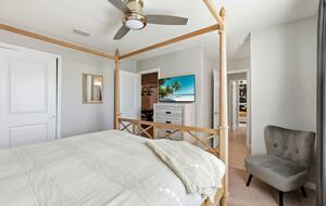 Ultimate Windsor Island Family Retreat with Private Pool & Game Rooms - Davenport, Florida