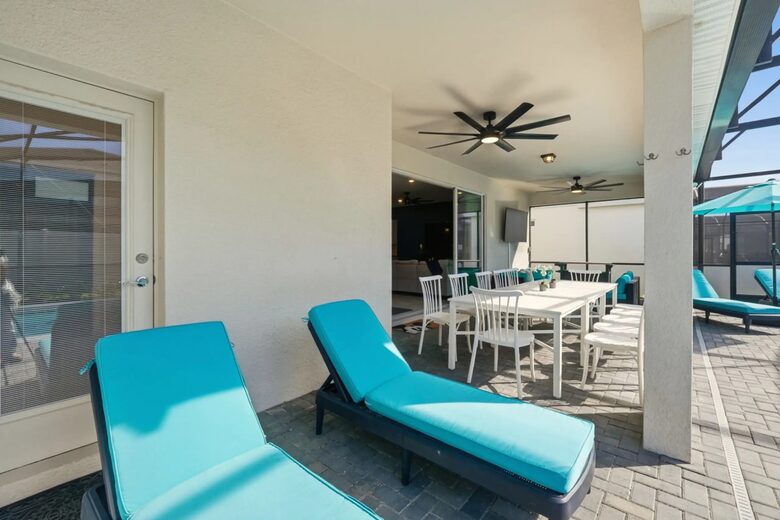 Ultimate Windsor Island Family Retreat with Private Pool & Game Rooms - Davenport, Florida