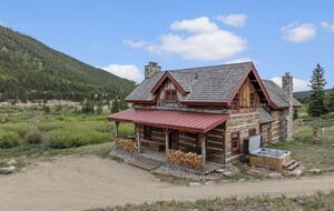 Historic Riverside Mountain Cabin on Five Private Alpine Acres - Alma, Colorado