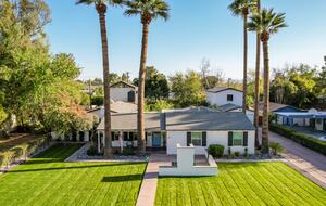 An Elevated Urban Escape in the Heart of Phoenix - Phoenix, Arizona