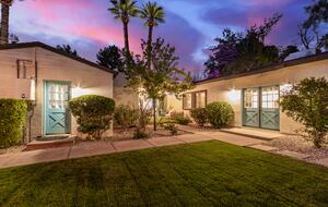 An Elevated Urban Escape in the Heart of Phoenix - Phoenix, Arizona