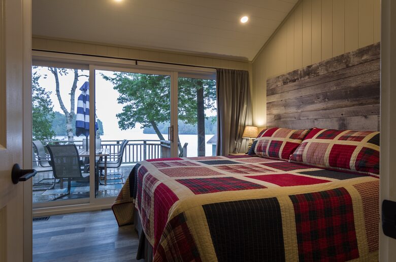 Calm Water Retreat on Lake Rosseau - Muskoka, Canada