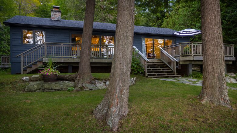 Calm Water Retreat on Lake Rosseau - Muskoka, Canada
