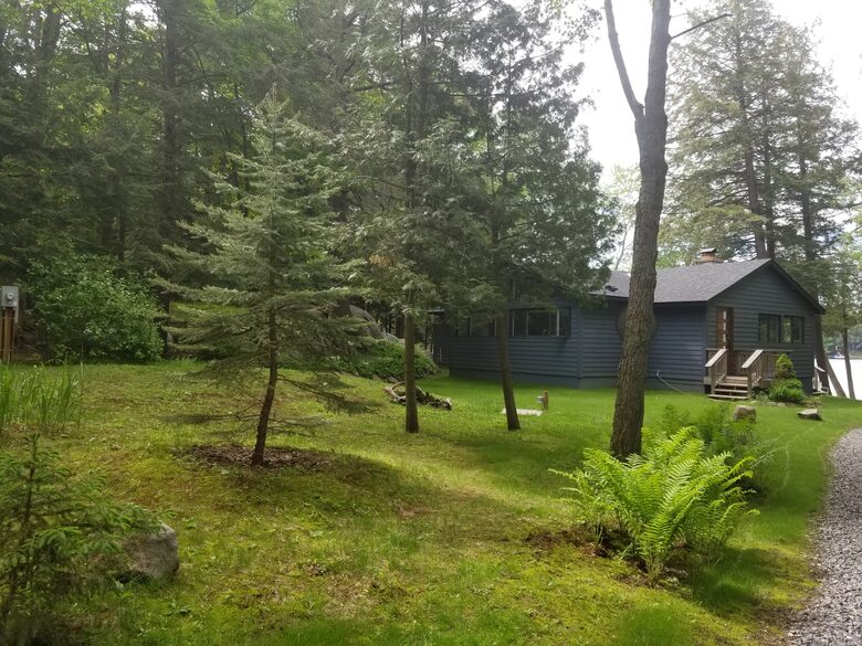 Calm Water Retreat on Lake Rosseau - Muskoka, Canada