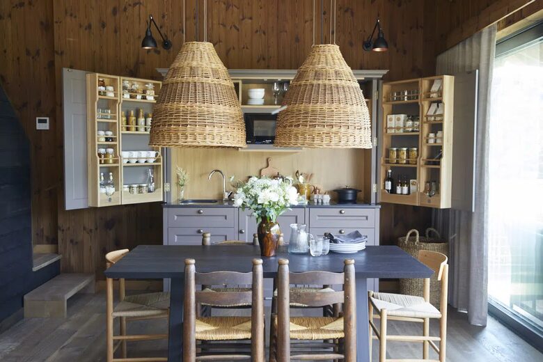 A Lakeside Sanctuary of Rustic Elegance - Lechlade, United Kingdom