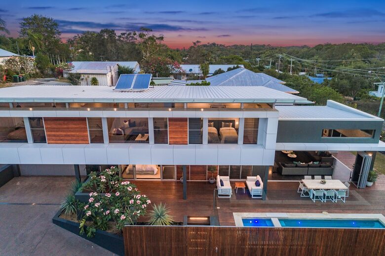 Elevation Byron Bay - Home with Heated Pool & Hot Spa - Byron Bay, Australia