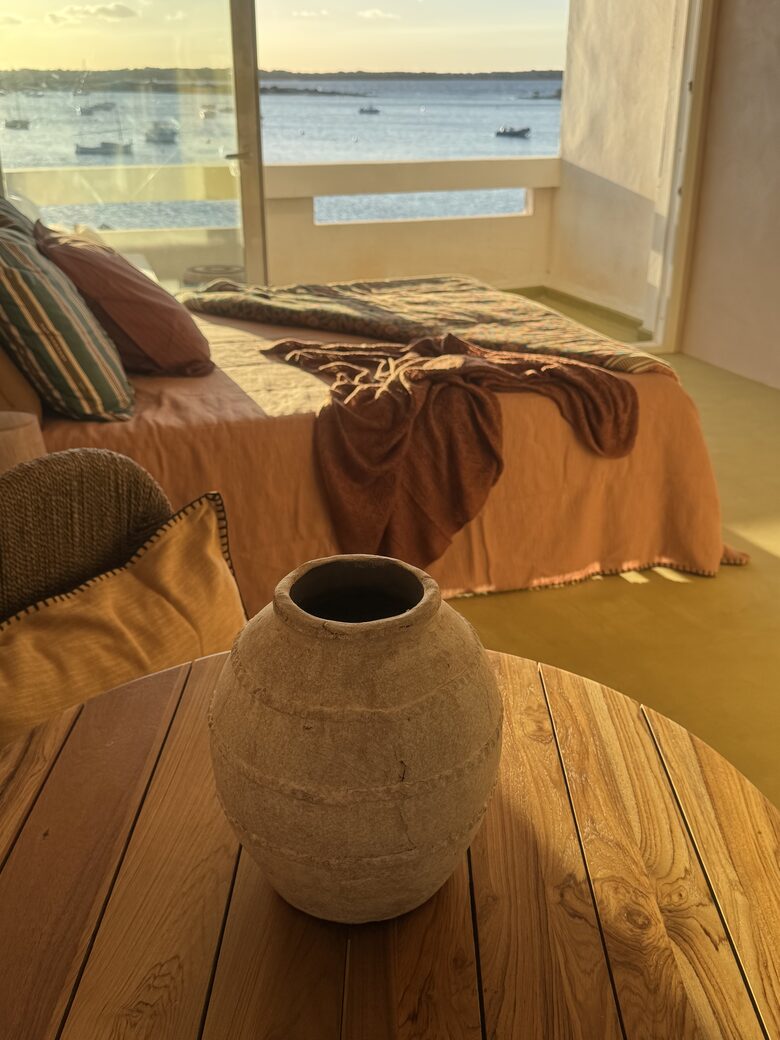 Luna Studios by the Lagoon | Sea Front - Puerto de la Savina, Formentera, Spain