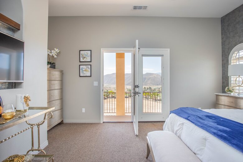 Luxury Wine Country Retreat with Gorgeous Panoramic Views - Temecula, California