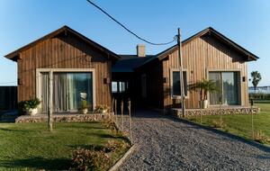 Riverside Serenity at a Country Club Estate - Carmelo, Uruguay