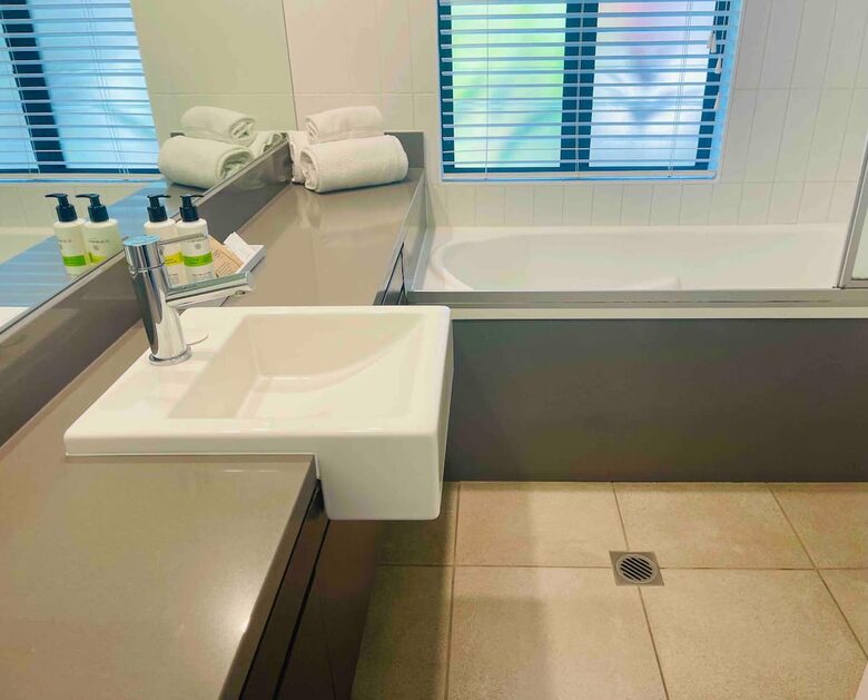 Séjour au bord d'un lagon avec accès direct à la piscine au Sea Temple Resort & Spa Port Douglas - Port Douglas, Australie